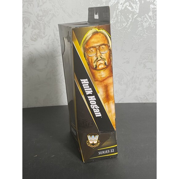 WWE Wrestling Legends Series 22 Hulk Hogan Action Figure - Picture 5 of 7